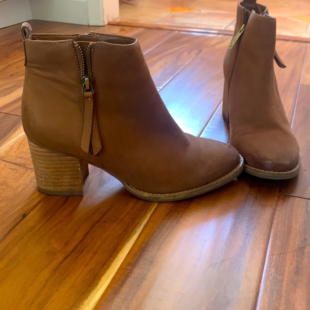 Blondo waterproof heeled boot!